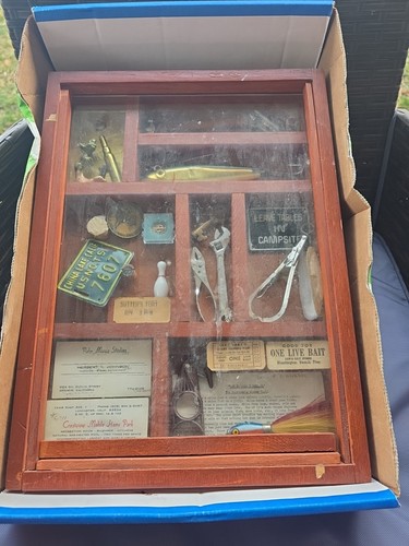 Vintage display case shadow - vintage,
