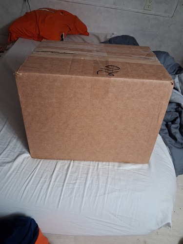 Box full random - of, stuff
